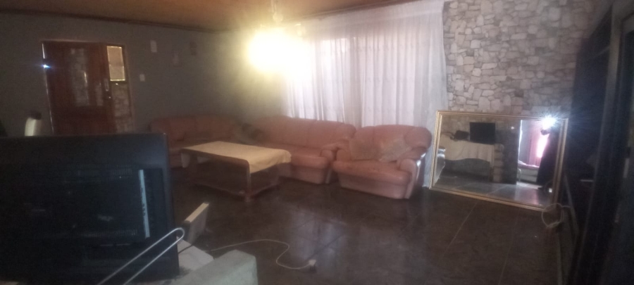 To Let 4 Bedroom Property for Rent in J B Mafora Free State